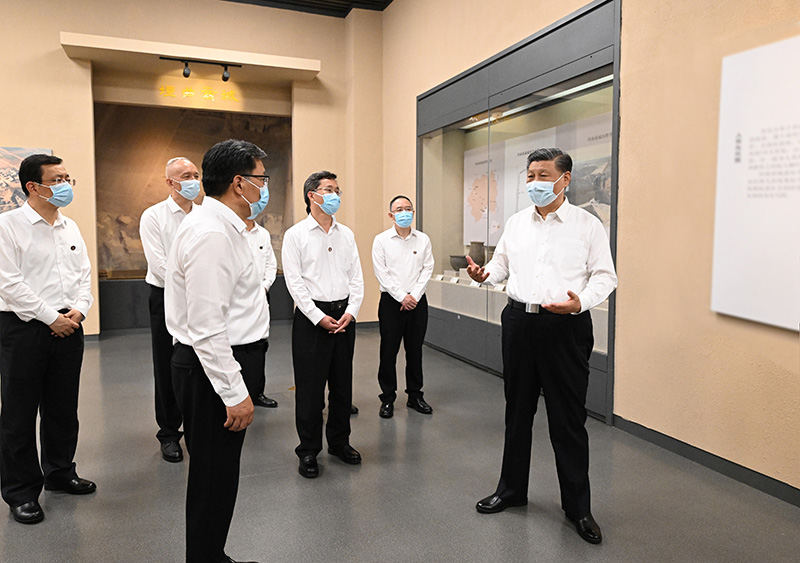 5月16日下午，中共中央总书记、国度主席、中央军委主席习近平在前往陕西西安主持中国－中亚峰会途中，在山西运城博物馆调查。